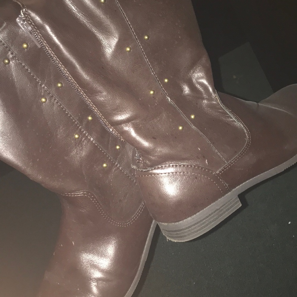 Brown boots